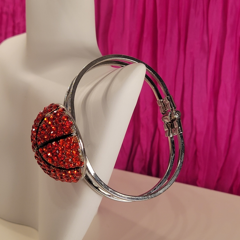๐ Basketball Bracelet - Picture 4 of 6